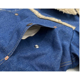 Hand warming slash pockets incorporated in vertical panel seam.