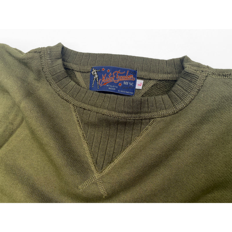 Mister Freedom® MEDALIST crewneck sweatshirt is inspired by vintage 1940s-50s classic American sweatshirts. Made in Japan from heavy weight 12 Oz. 100% cotton tubular fleeced jersey knit.