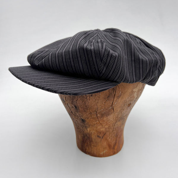 An original MF® pattern inspired by vintage 1930’s newsboy eight-panel caps.