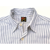 Classic work shirt collar with bone buttons
